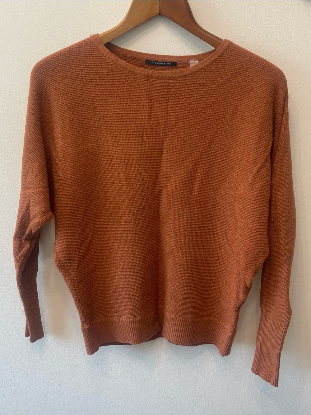 T Tahari Burnt Orange Waffle Knit Top M Dolman Sleeve